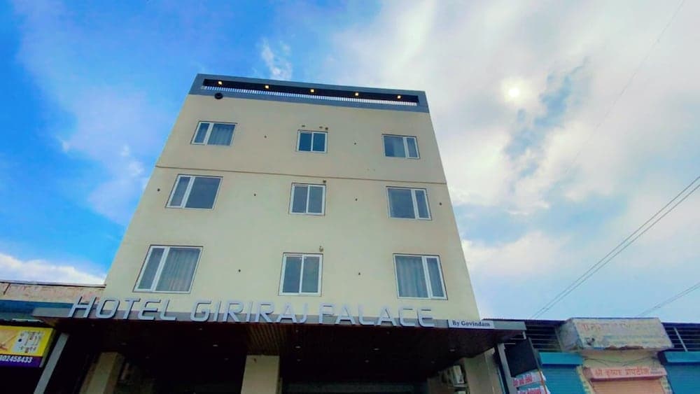 Hotel Giriraj Palace