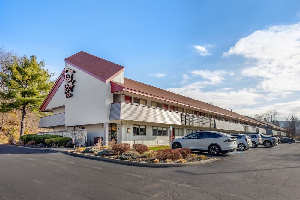 HomeTowne Studios by Red Roof Danville, PA