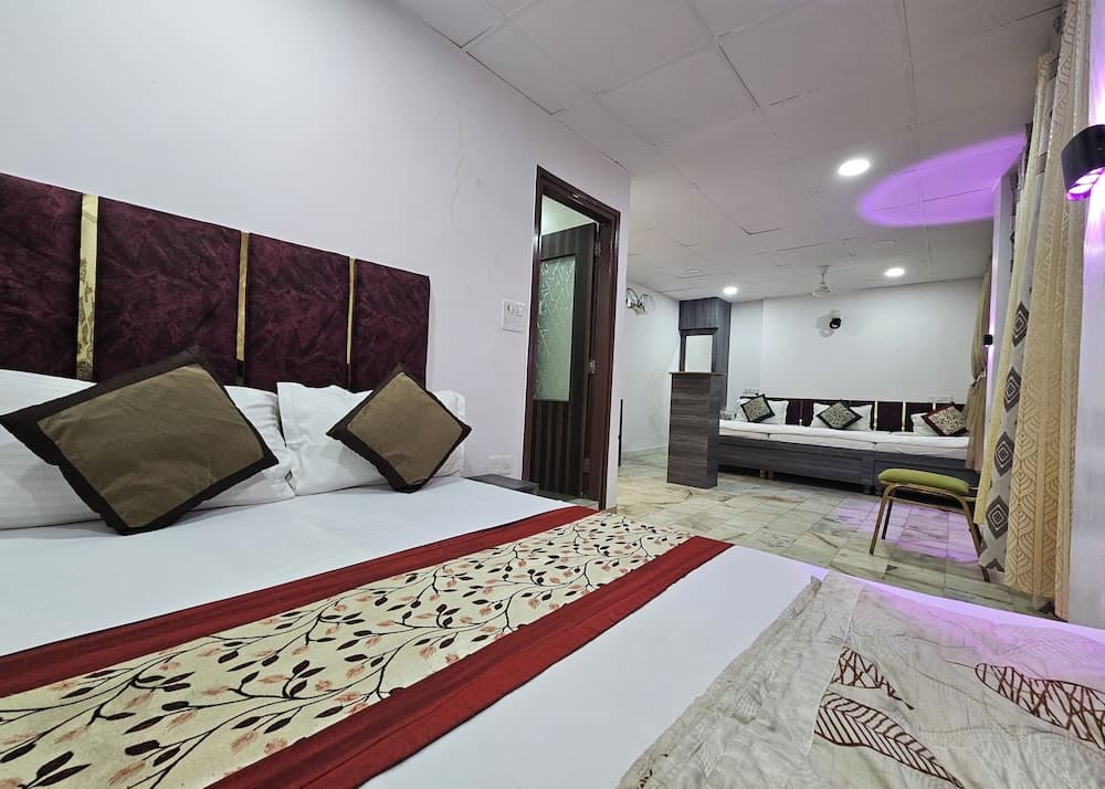 The Fazar Residency Near Hazrat Nizamuddin Dargah.