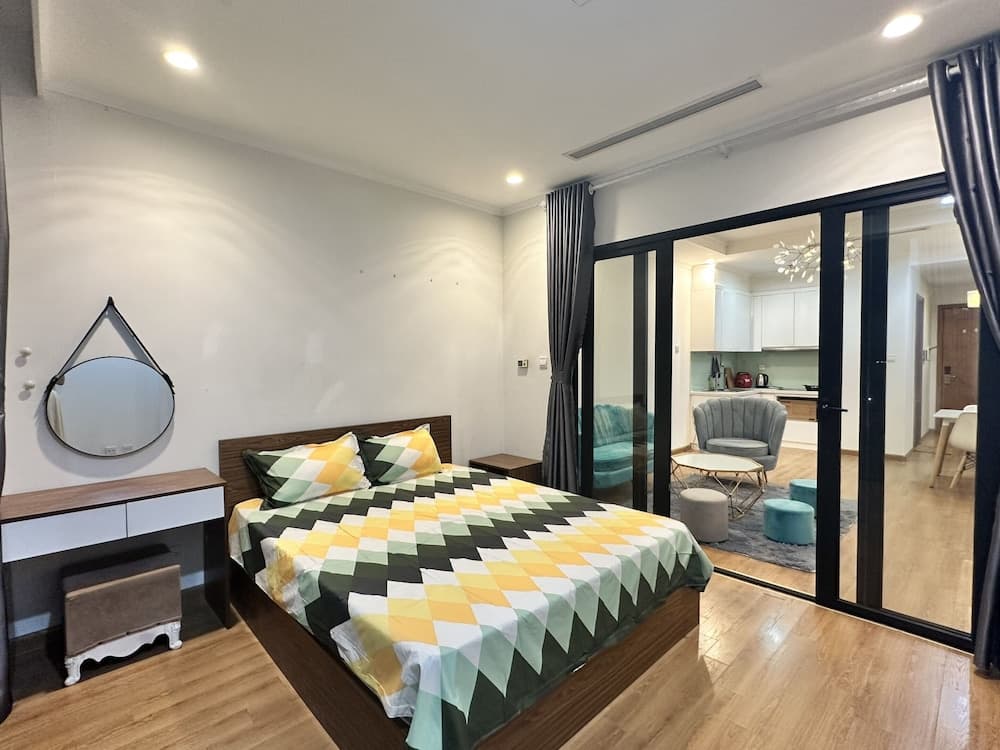 Luxury Condotel in Vinhomes Royal City