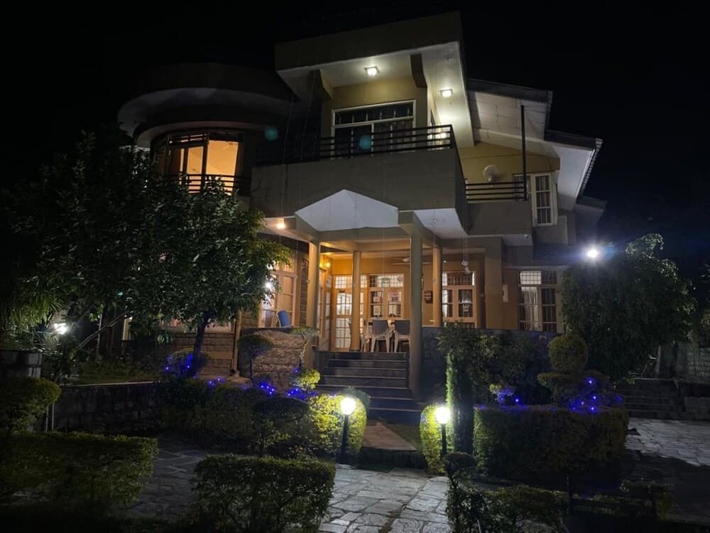 Goroomgo The Sojourn, Adharshila & Gulmohar Cottages Dharamsala