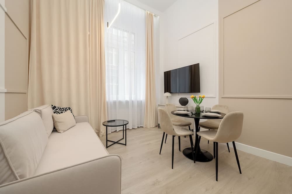 Bright Apartment for 4 People by Renters