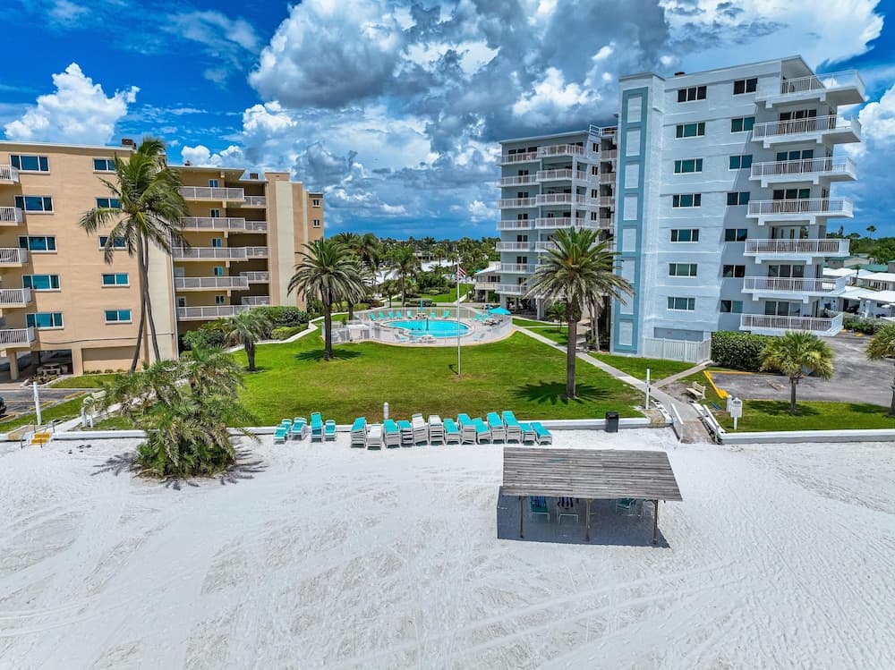 Jamaica Royale Beach View Tower by Beachside Management
