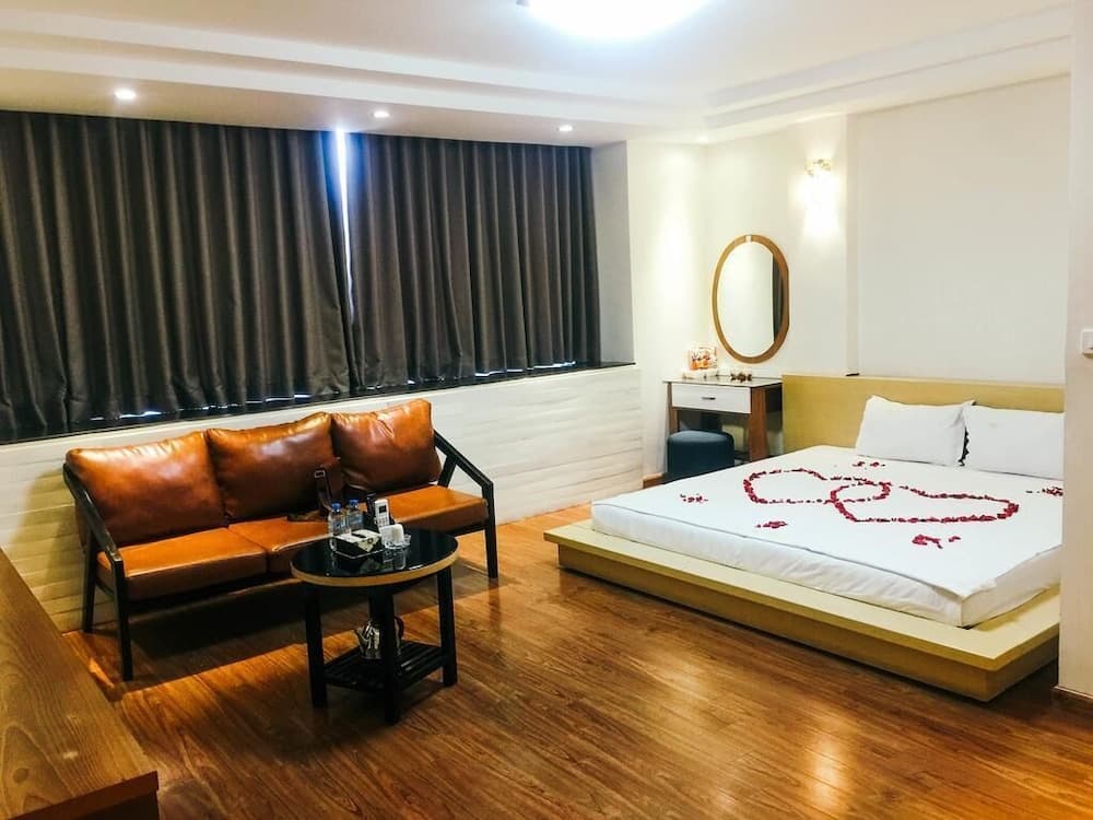 Hoang Gia Hotel 150 Nghi Tam HN-BayLux