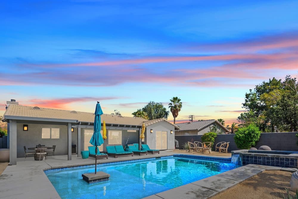 Oasis of Palm Springs