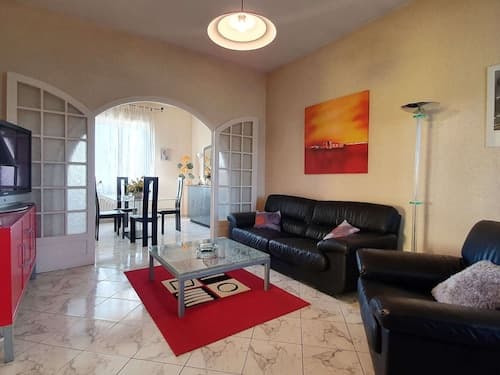 Majestic Villa in Homps With Private Pool