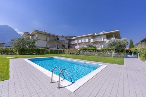 Torbole Relax Pool Balcony Apartment