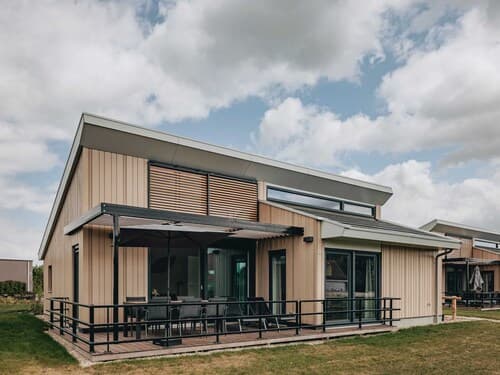 Modern Lodge Near Beach