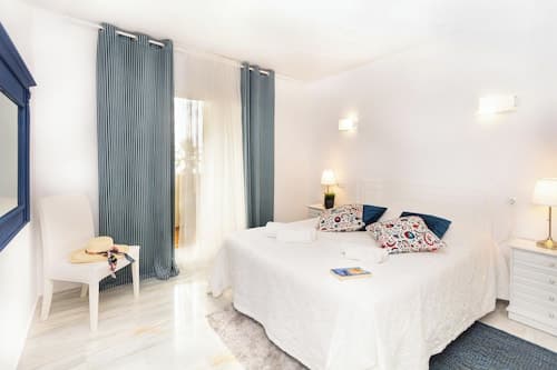 Calahonda Elegance With Pool And Sea View