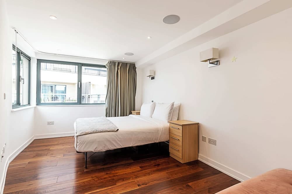 Modern Haven With Terrace View & Urban Charm