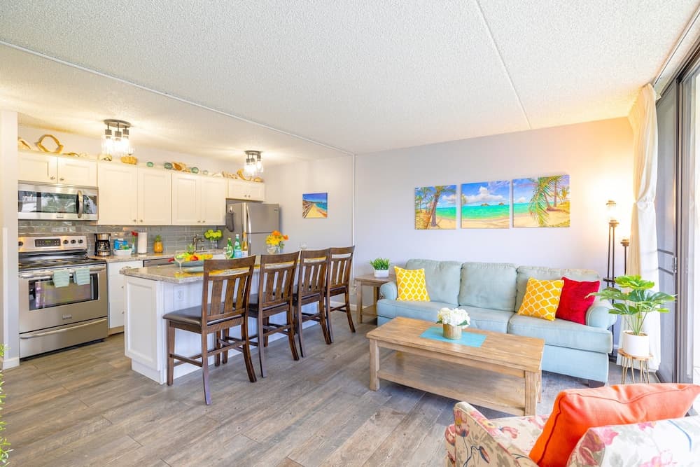 Ocean View  Condo with 2 double beds and Parking