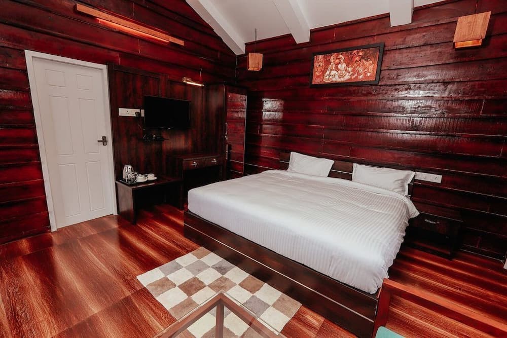 Hilltop Munnar by Fracspace