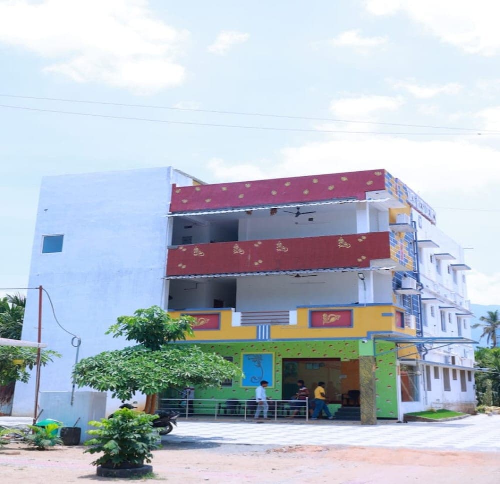 Aryas Residency