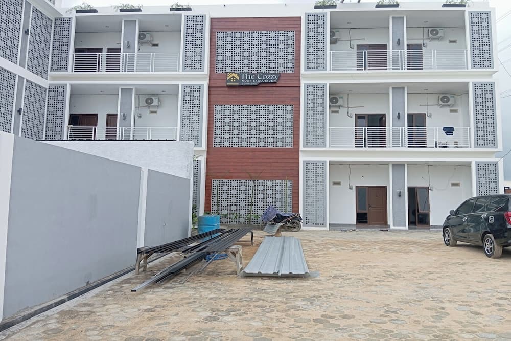 OYO 94070 The Cozzy Exclusive Syariah