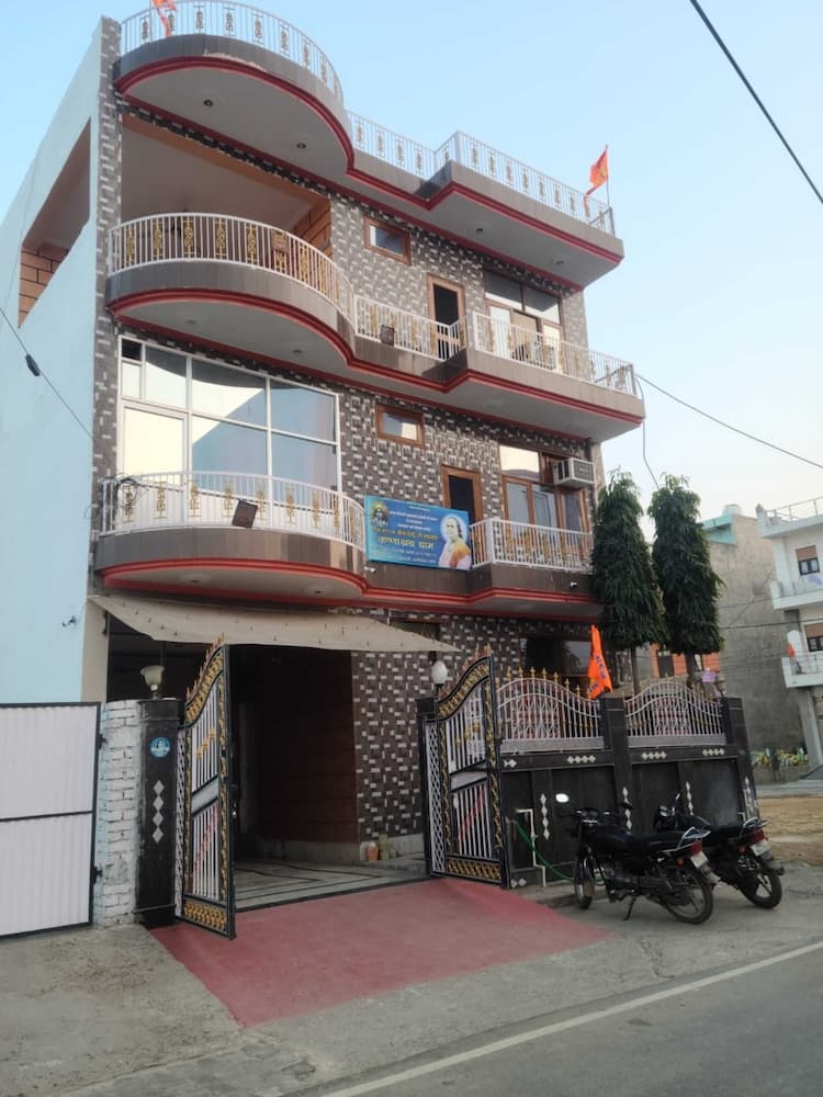 Shri Krishnashrya Seva Sadan By GRB