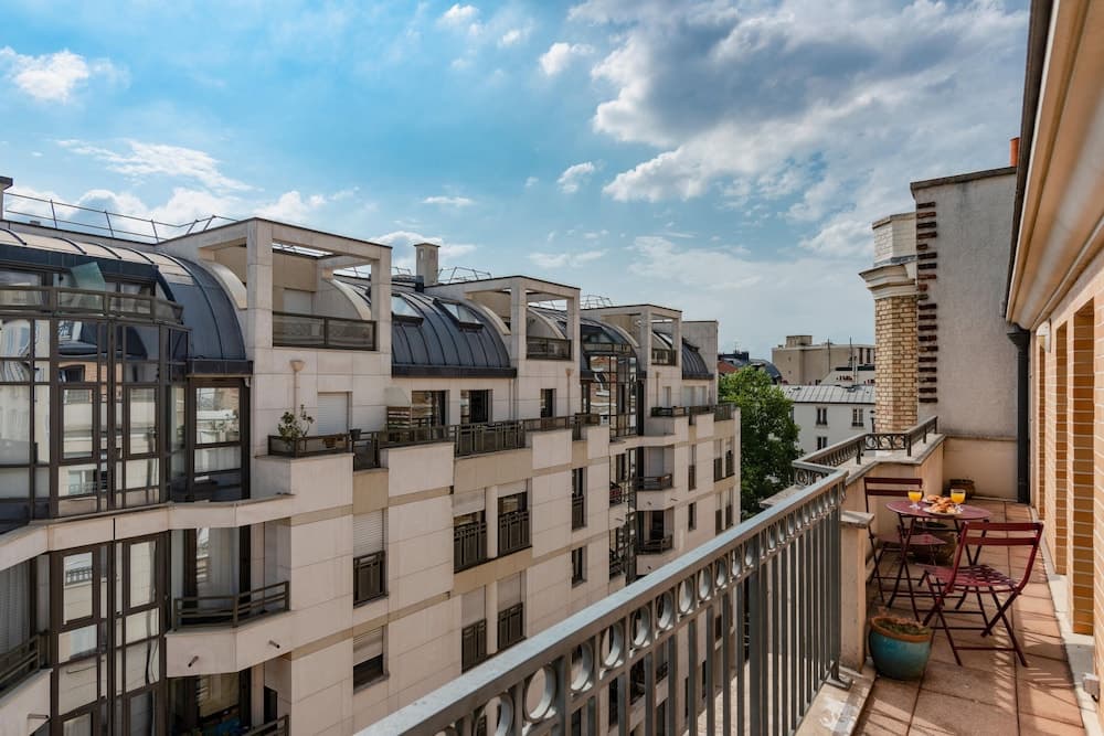 Beaudelaire Center Residence