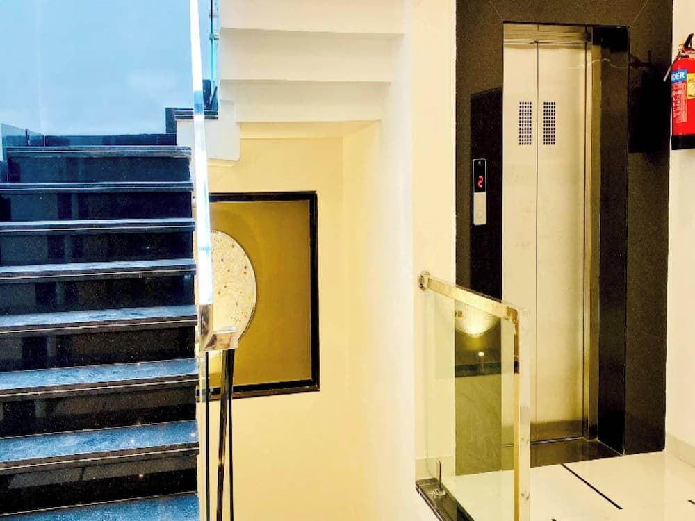 Hotel URS Palace