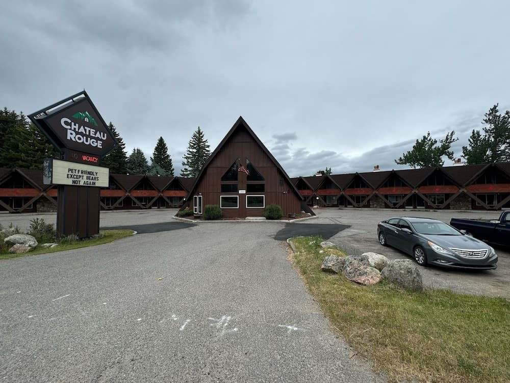 Chateau Rouge Condominiums