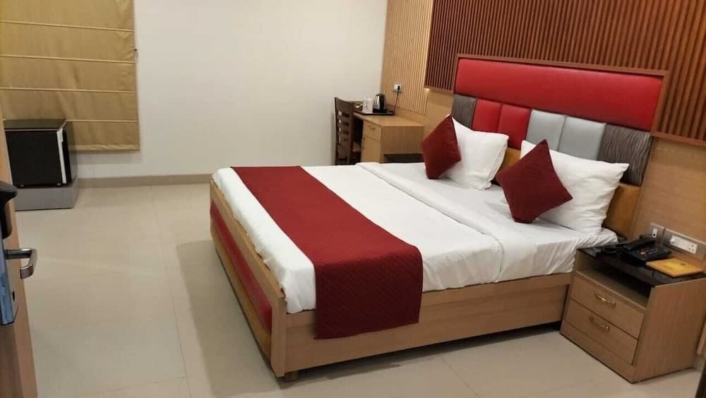 Hari's Court - Hotel and Banquet