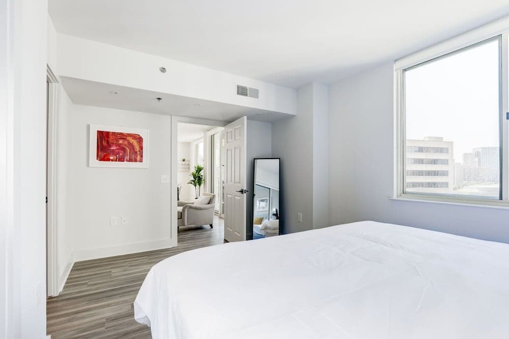 Elegant 2BR Apartment - Minutes to D.C.