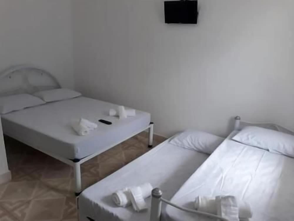 POUSADA TANI COM AR E PISCINA em MARESIAS