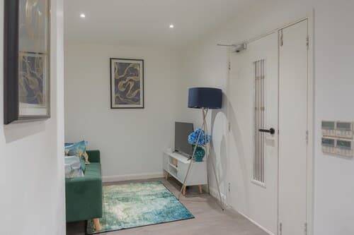 2br-sleeps5-citycentre-ws98