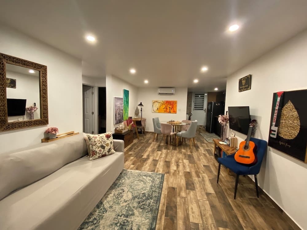 Castillo del Parque Stylish 2bed Apt