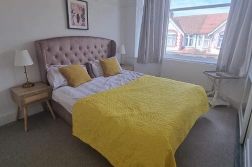 Large 4 Bed Terraced House