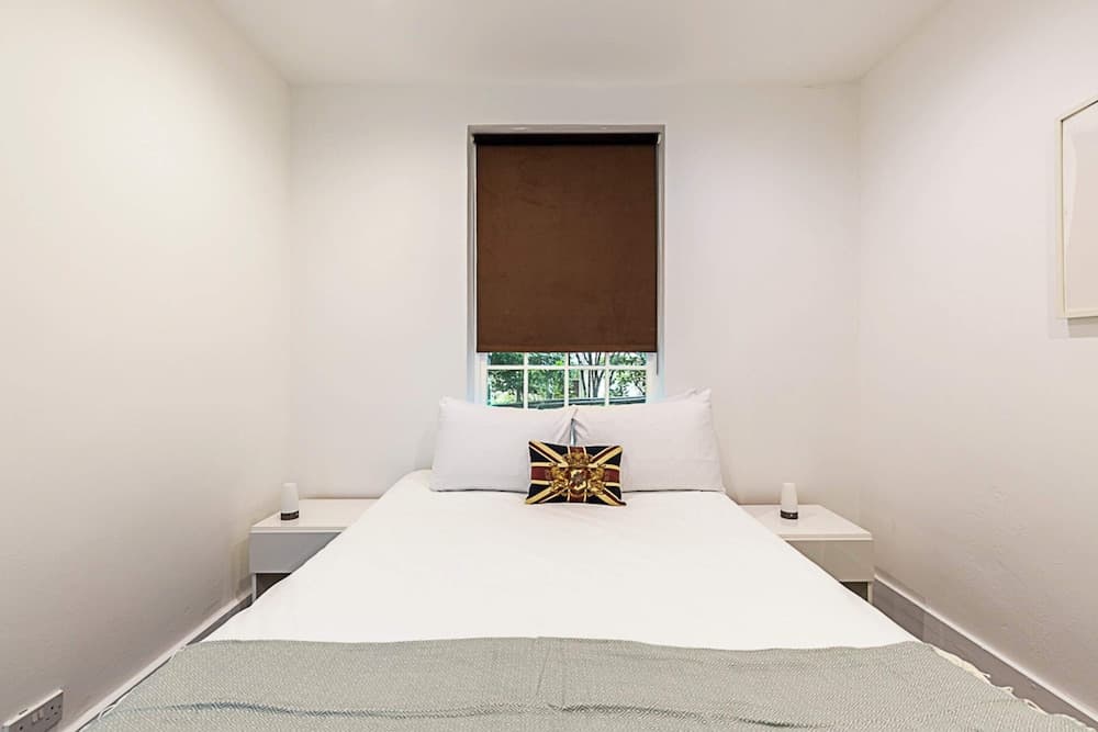 Charming Kensington Apartment