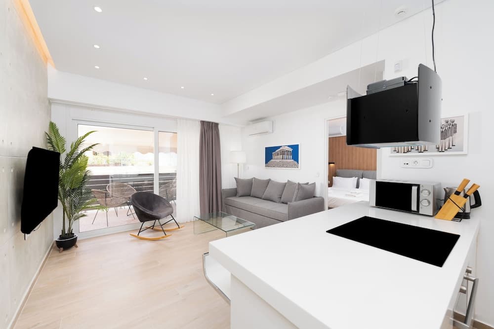 Central Athens Retreat-Stylish Apartment