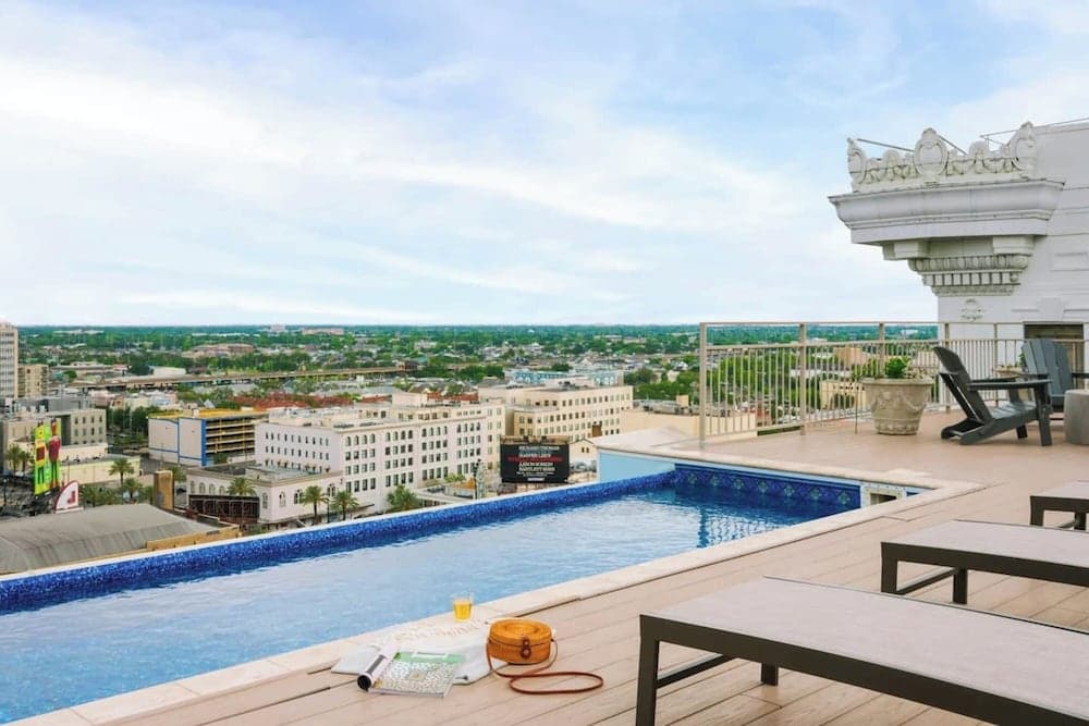 Stylish NOLA condos at 925 Common St