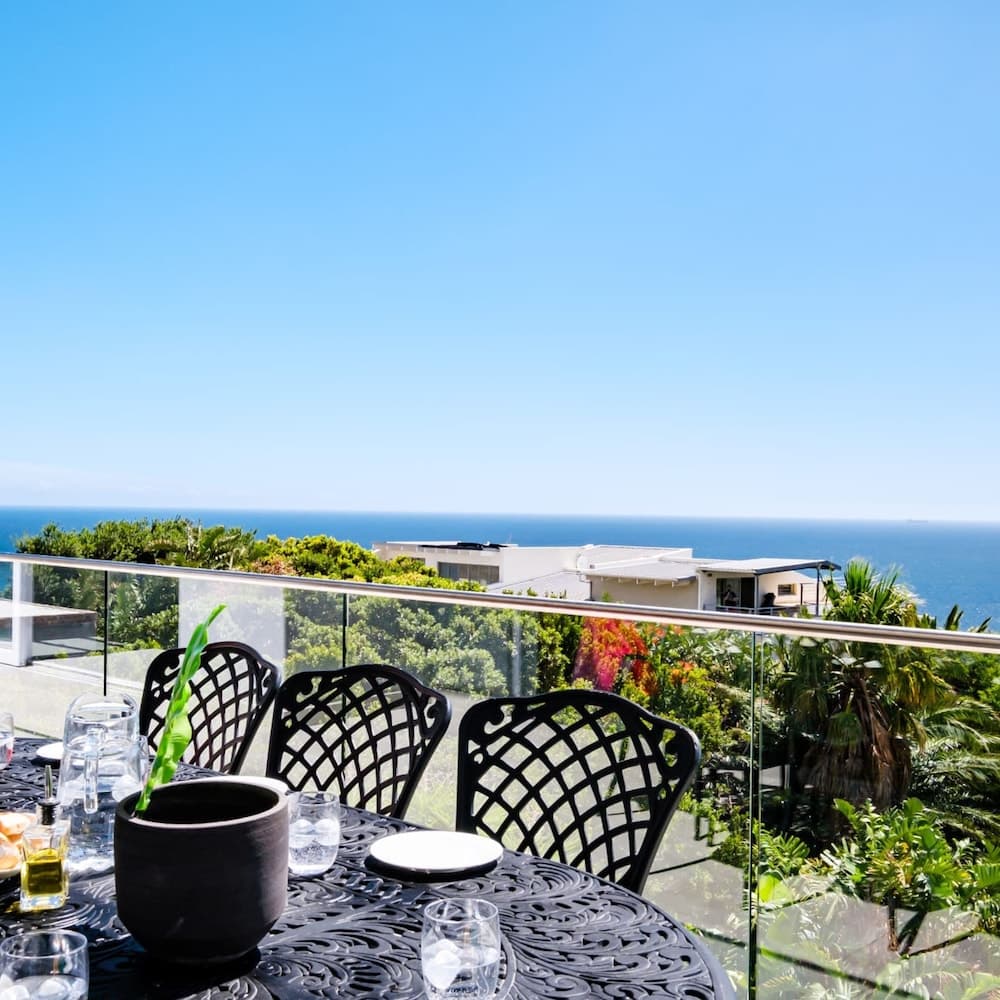 Elegant Apartment w Ocean Views Quenera Apartment