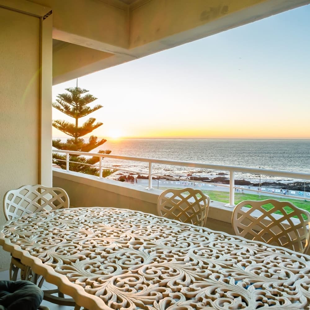 Stunning 3-bedroom Sea Point Retreat Marin