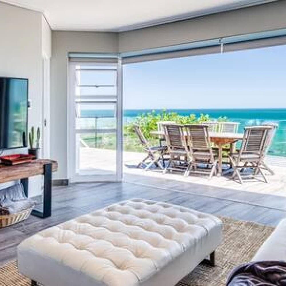 Camps Bay Holiday Apartment in Secure Complex With Private Pool and Parking Houghton Views