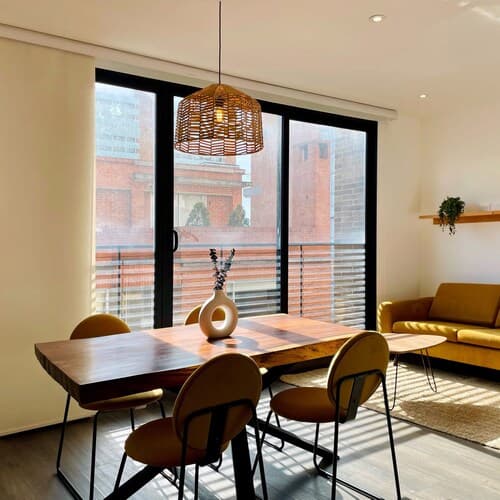 w Sunny 2BR in Modern Building in Chico