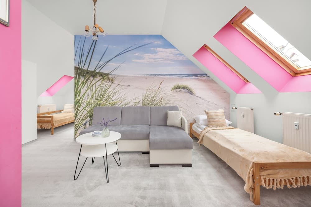 Kołobrzeg Centrum Pink by Renters