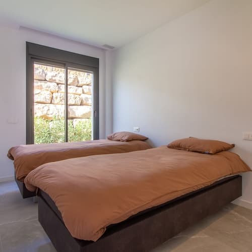 Villa Esmeralda 20 by Bookaparadise