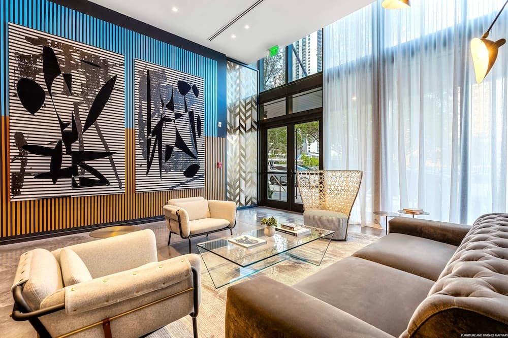 Bayside Apt with Stunning City Views