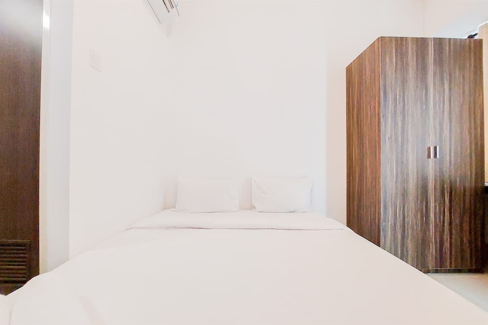 Restful And Warm Studio Serpong Garden Apartment