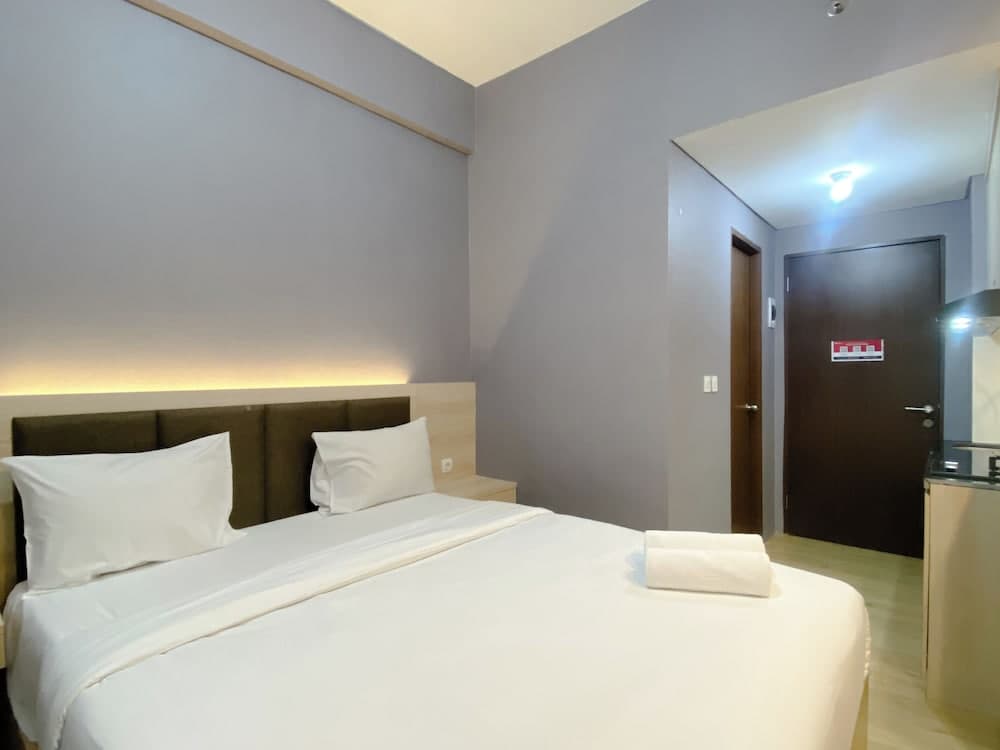 Serene And Tidy Studio Apartment Transpark Juanda Bekasi Timur