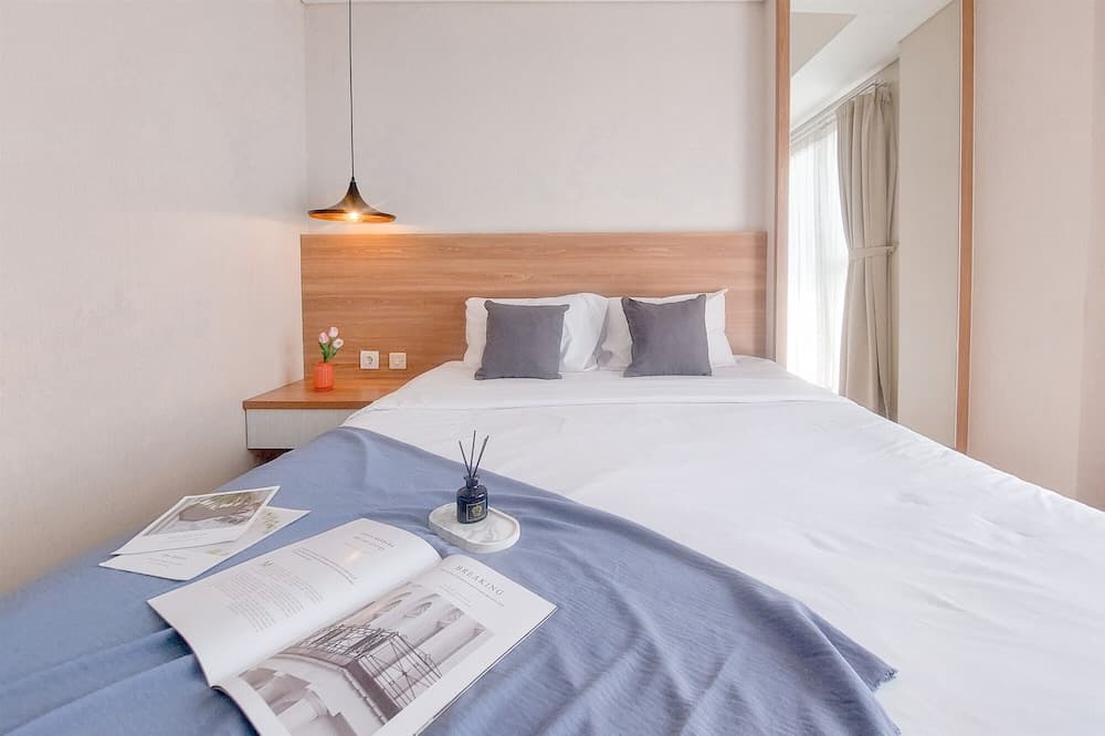 Good And Comfy Studio At Casa De Parco Apartment