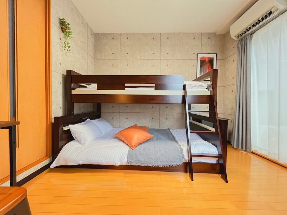 Amika First 102