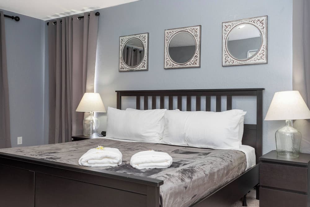 New Cozy Decor Home at Regal Palms Resort 06