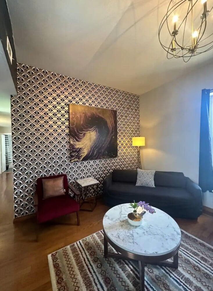 Spacious 2BR unit near BJ Hospital