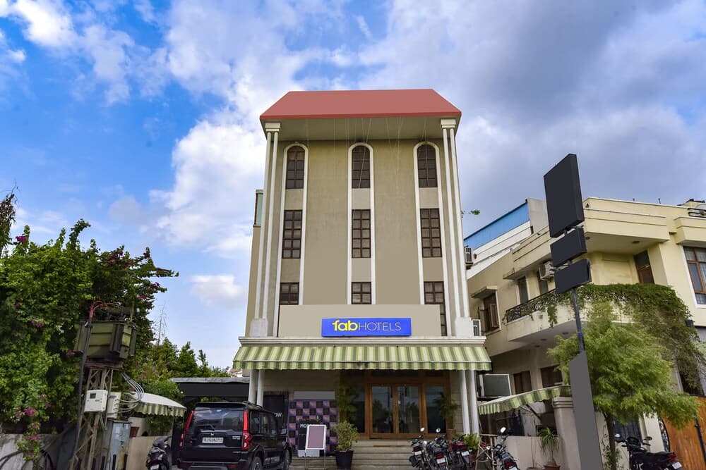 Fabhotel Four Boutique