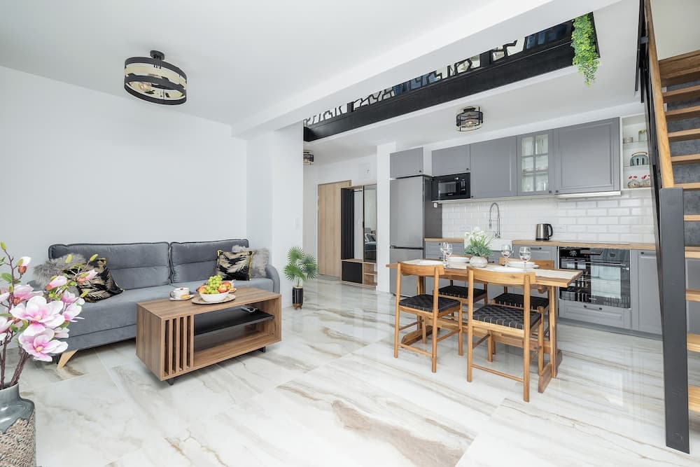 Two-level Apartment by Renters Prestige