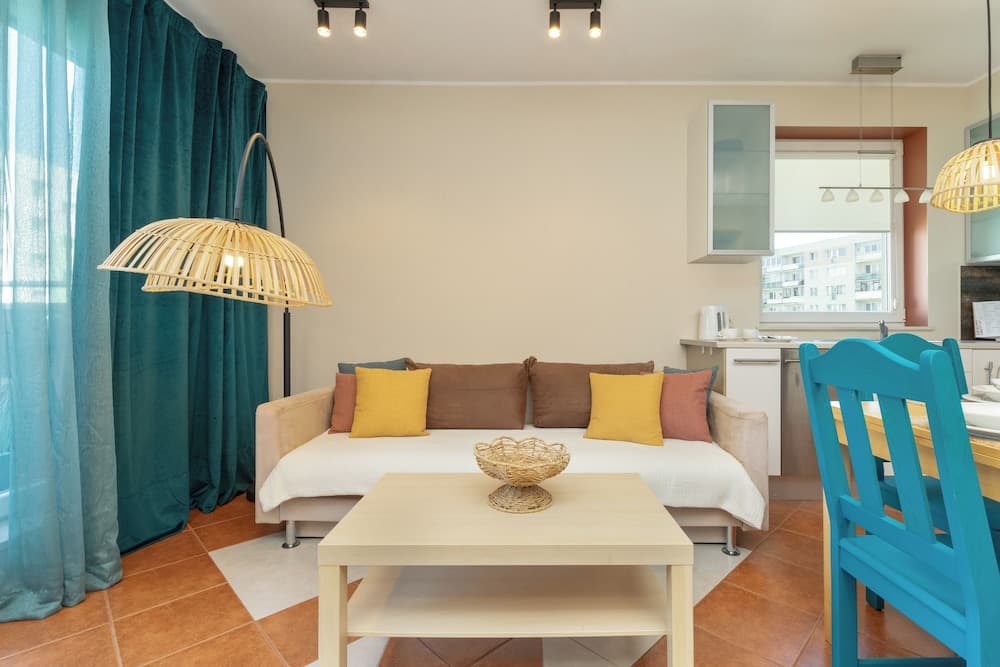 Cosy Turquoise Apartment by Renters