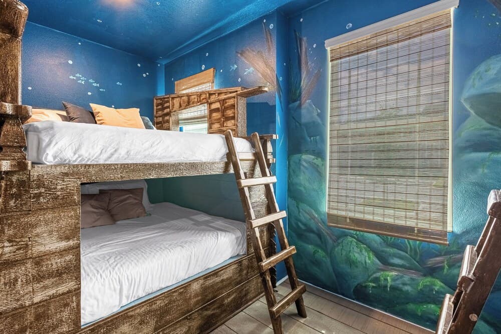 Upstay24-PPLHomeThemeRoomsPoolSpaCinema