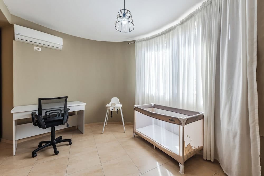 Kondo Stays - City Center Apartments