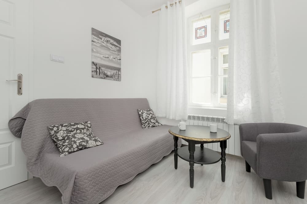 Sopot 3 Bedroom Apartment by Renters
